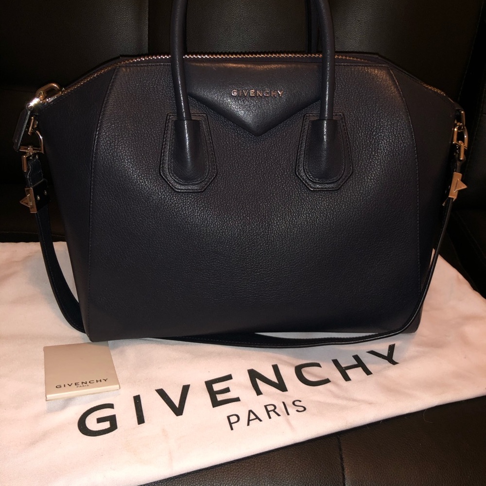 Givenchy medium Antigona
